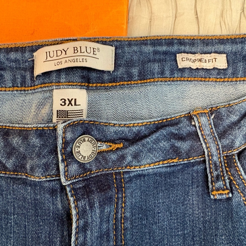 Judy Blue Like-New Cropped Fit Fringe Hem Jeans, 3XL - Picture 2 of 9